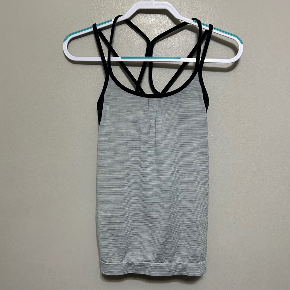 Athleta Tank Top Women's XS Grey Striped Built-in Sports Bra Layering Fitness